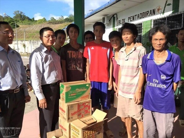 L’ambassade du Vietnam en Malaisie aide à rapatrier les pêcheurs vietnamiens - ảnh 1